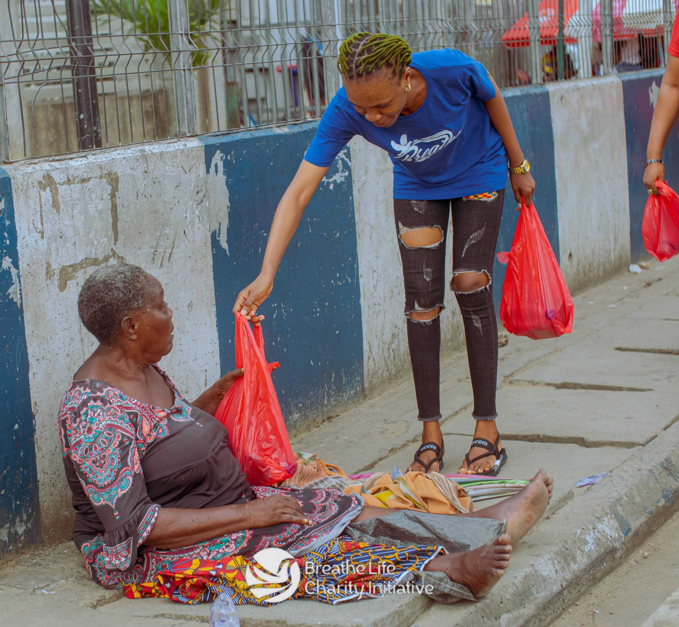 Street Feeding. Port Harcourt, Nigeria September 2024 1