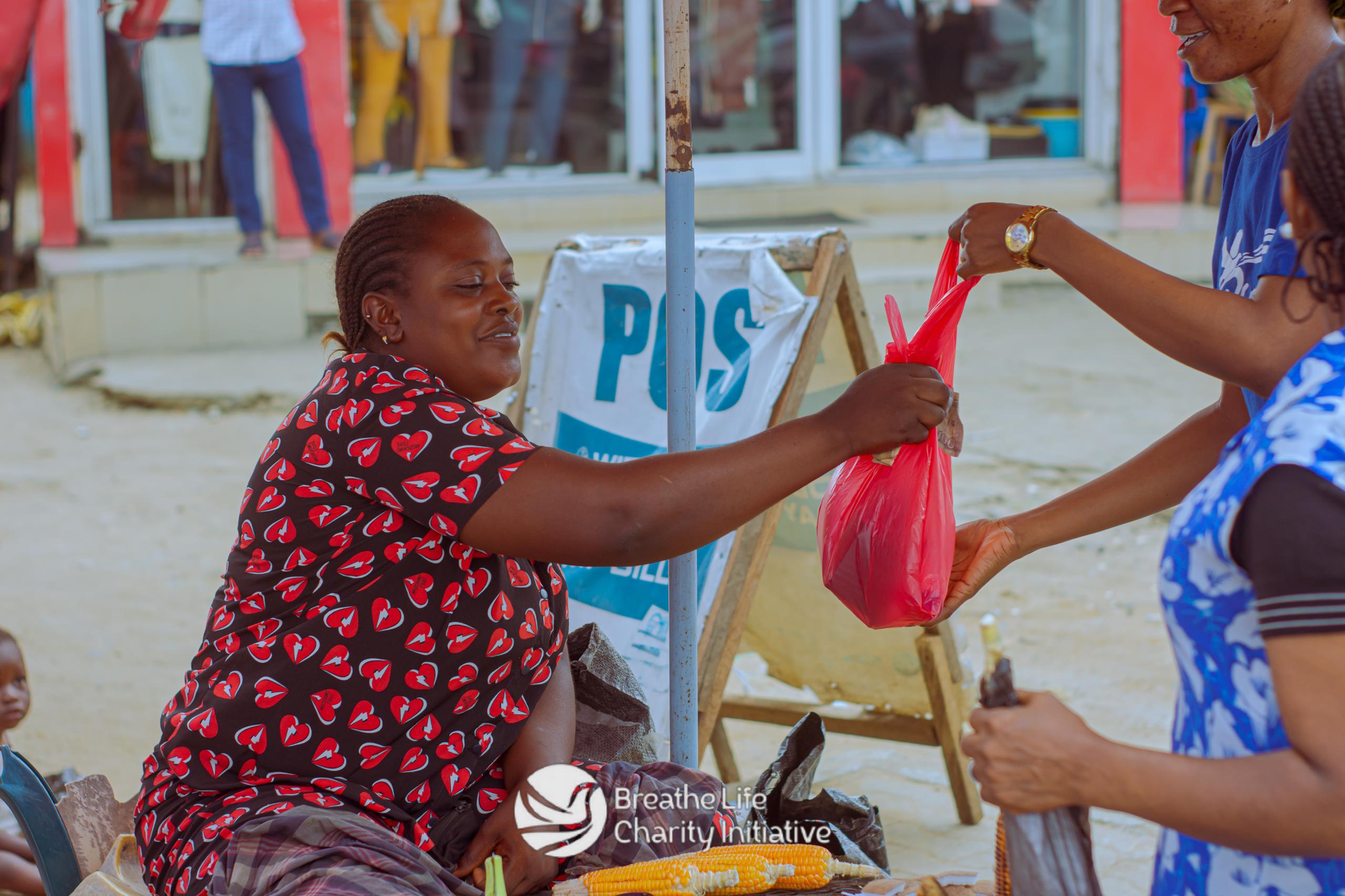 Street Feeding. Port Harcourt, Nigeria September 2024 16