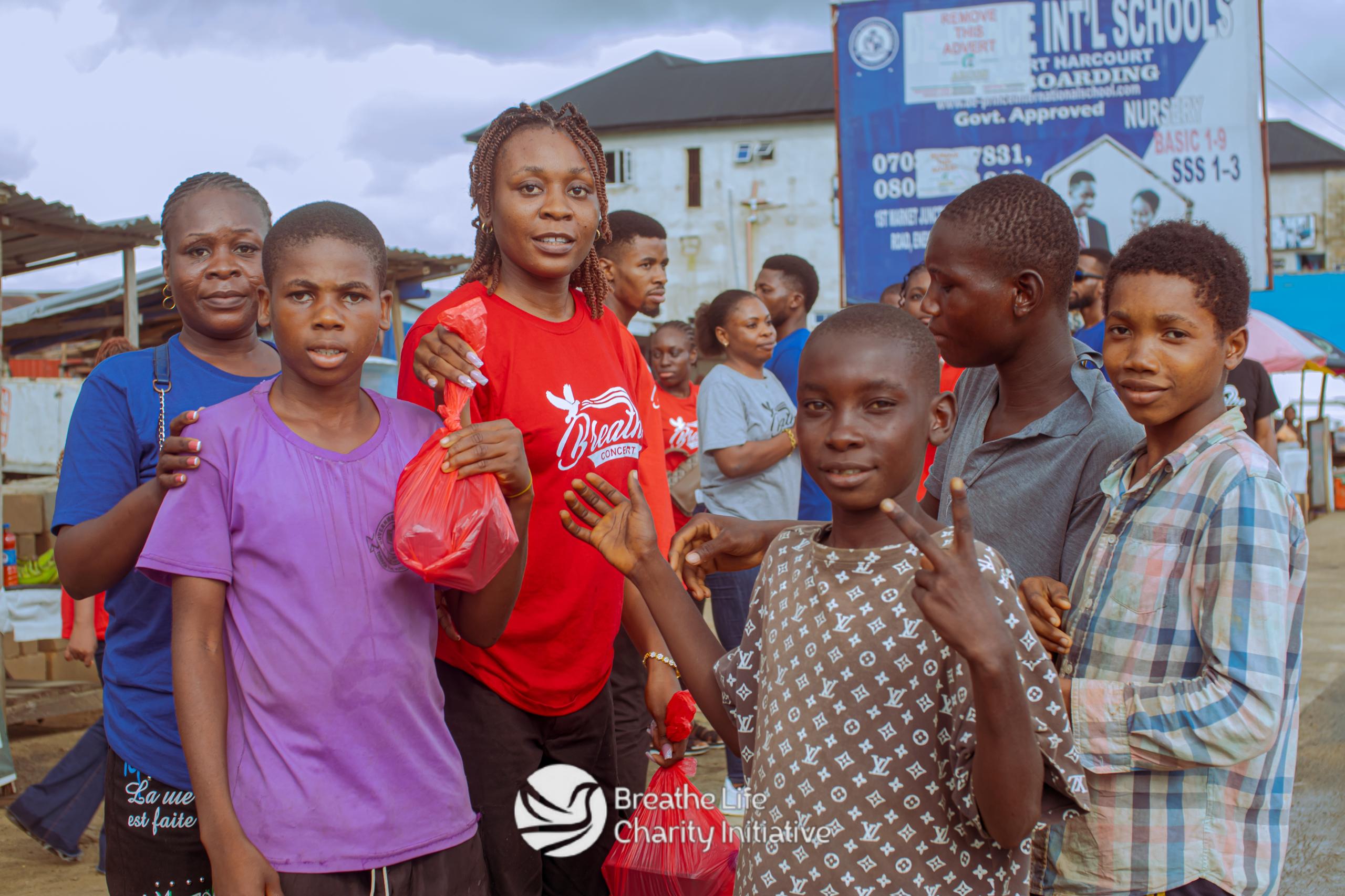 Street Feeding. Port Harcourt, Nigeria September 2024 18