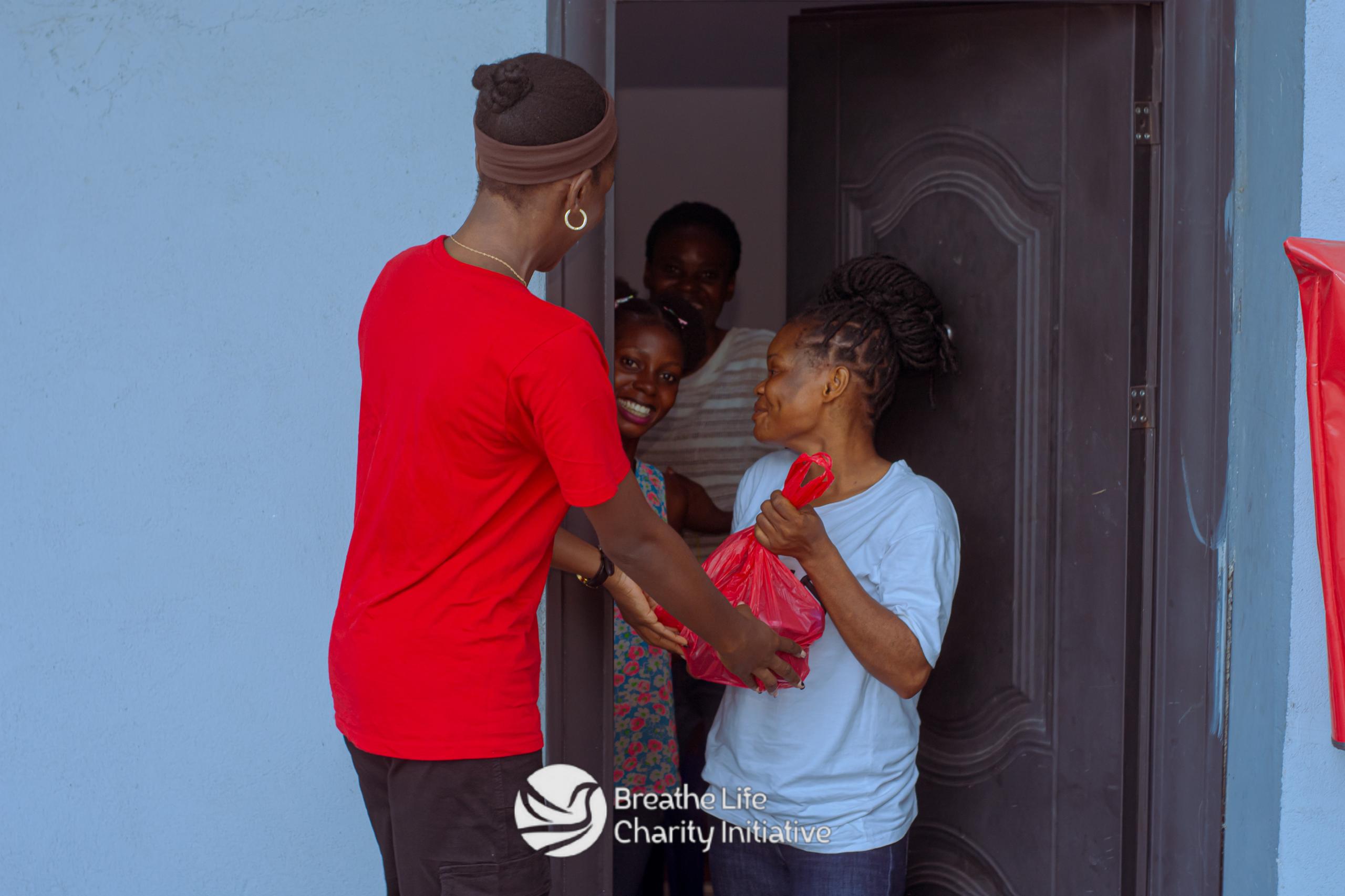 Street Feeding. Port Harcourt, Nigeria September 2024 3